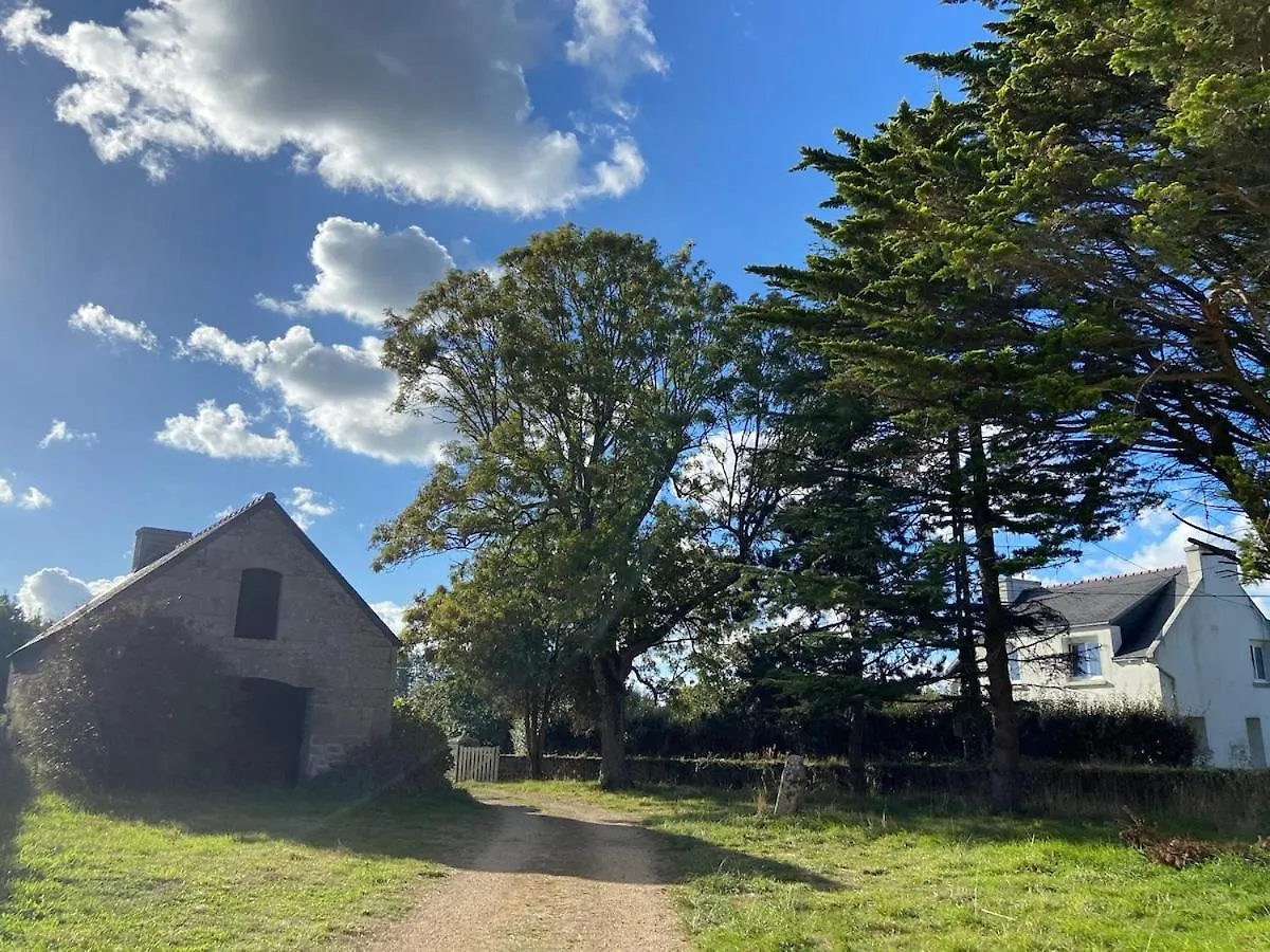 Kermenhir, A Charming 18Th Century Breton Farmhouse Loctudy France