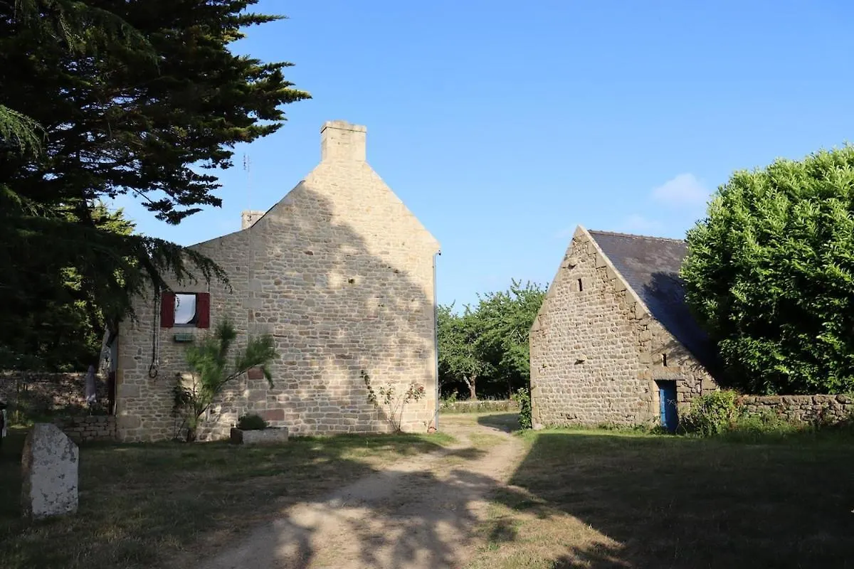 Villa Kermenhir, A Charming 18Th Century Breton Farmhouse Loctudy France