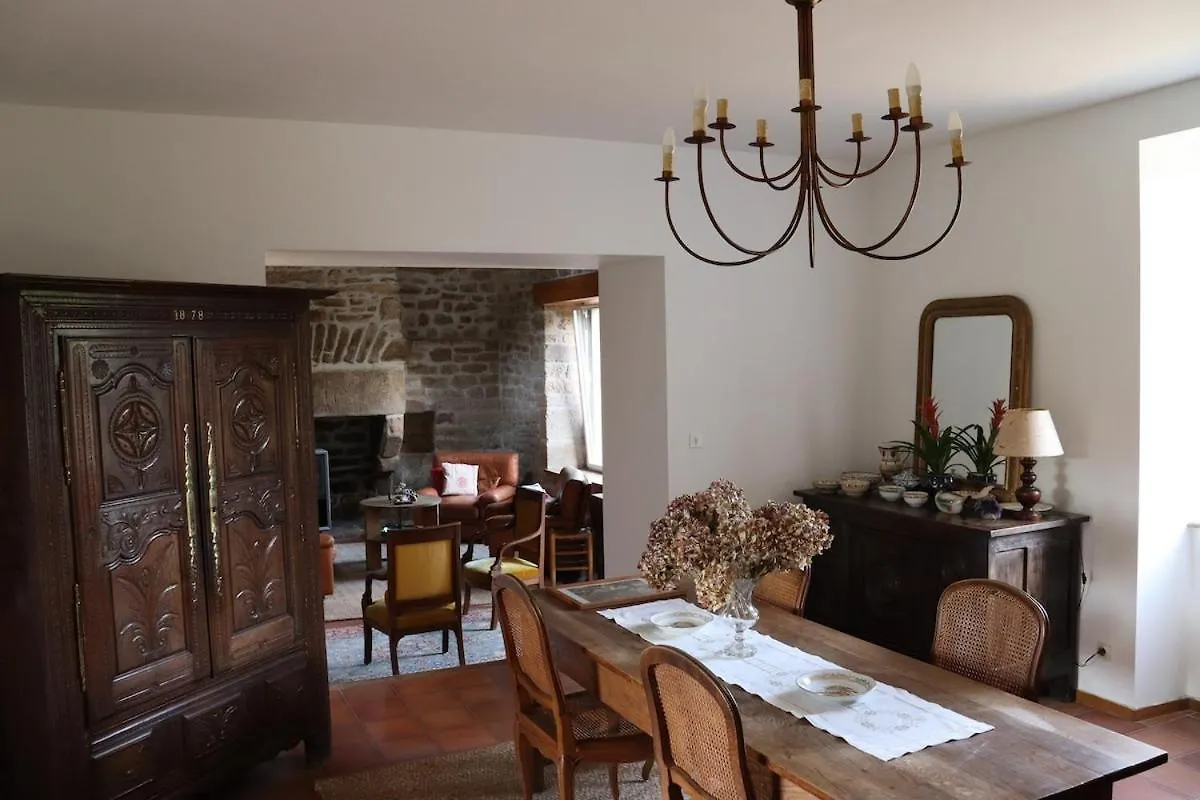 Kermenhir, A Charming 18Th Century Breton Farmhouse Loctudy France